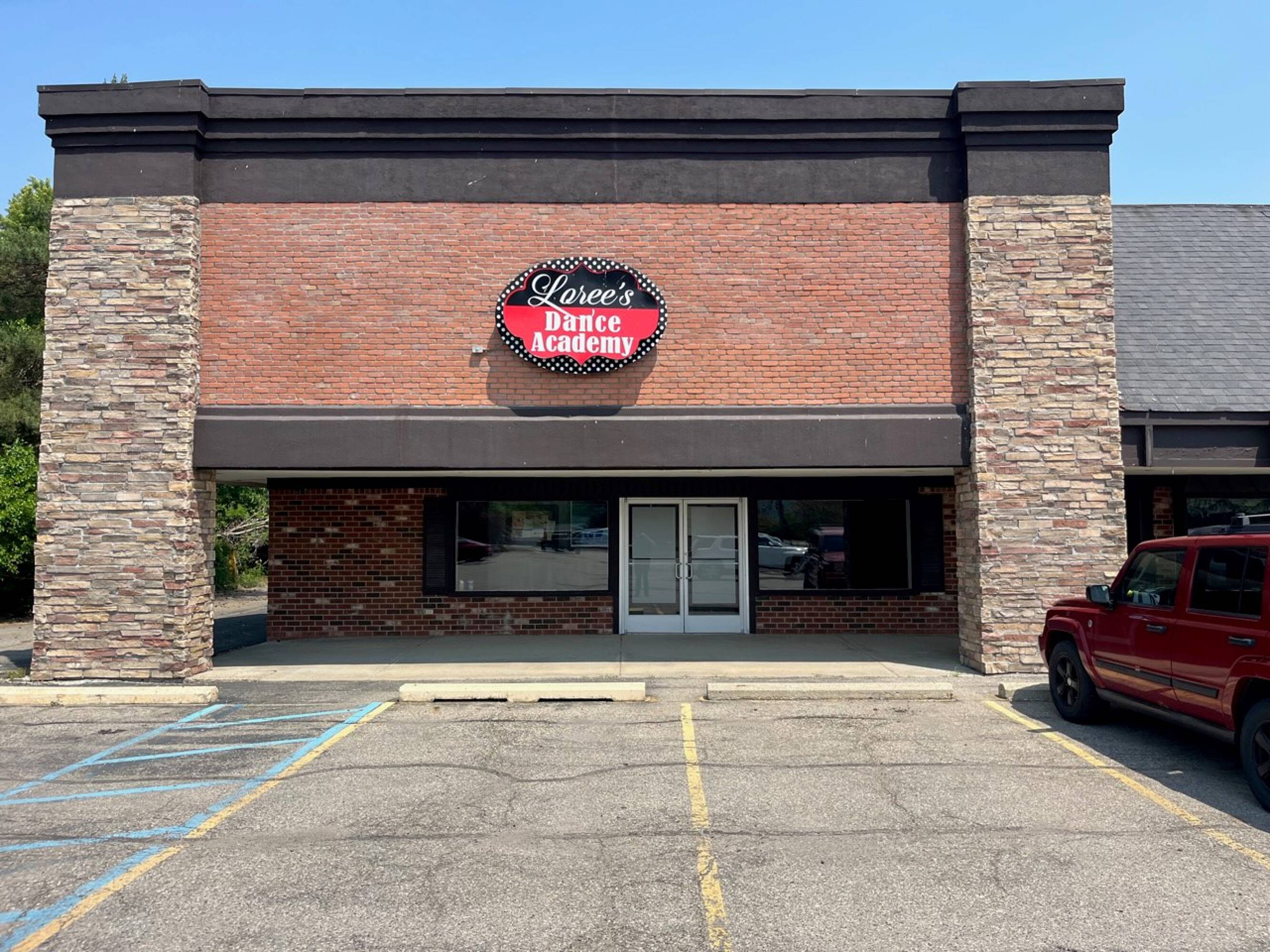 4501 E Hill Rd, Grand Blanc, MI 48439