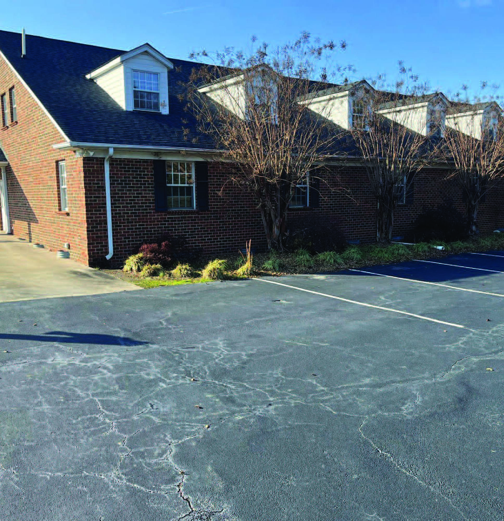 827 Heather Rd, Burlington, NC 27215