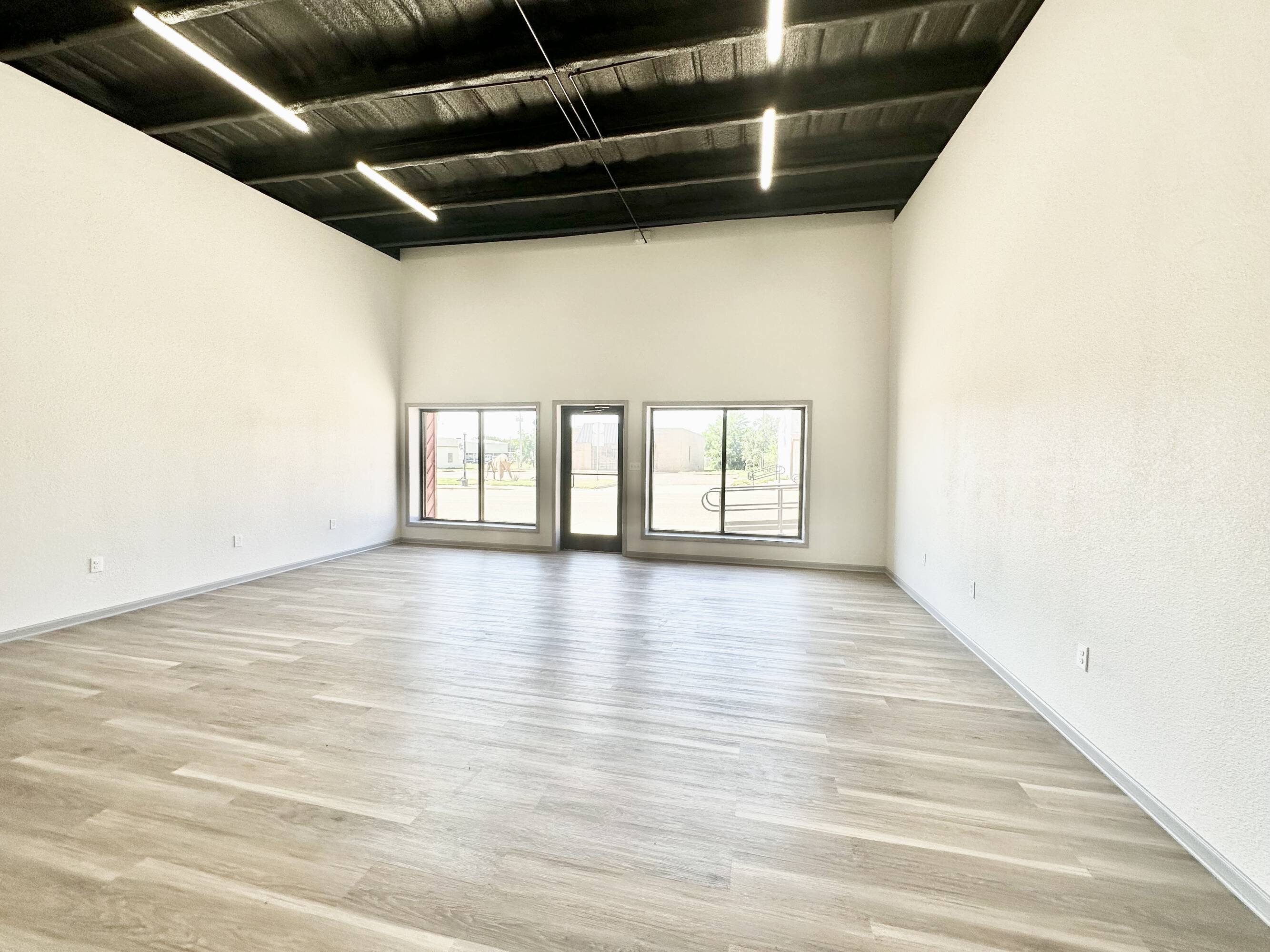 112 Main St, Quitaque, TX 79255