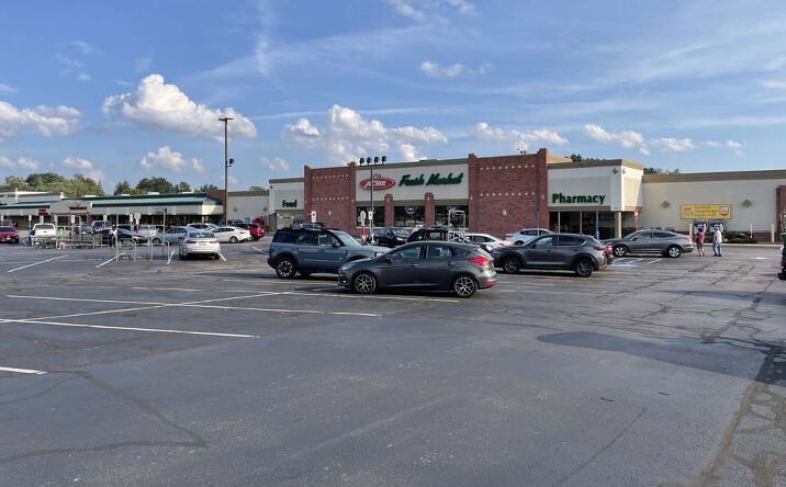 Pictures of Retail property located at 2420 Wedgewood Dr, Akron, OH 44312 for lease - image #1