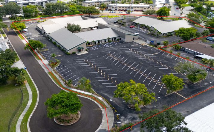 Pictures of Retail, Office property located at 2120-2150 Collier Ave, Fort Myers, FL 33901 for lease - image #1