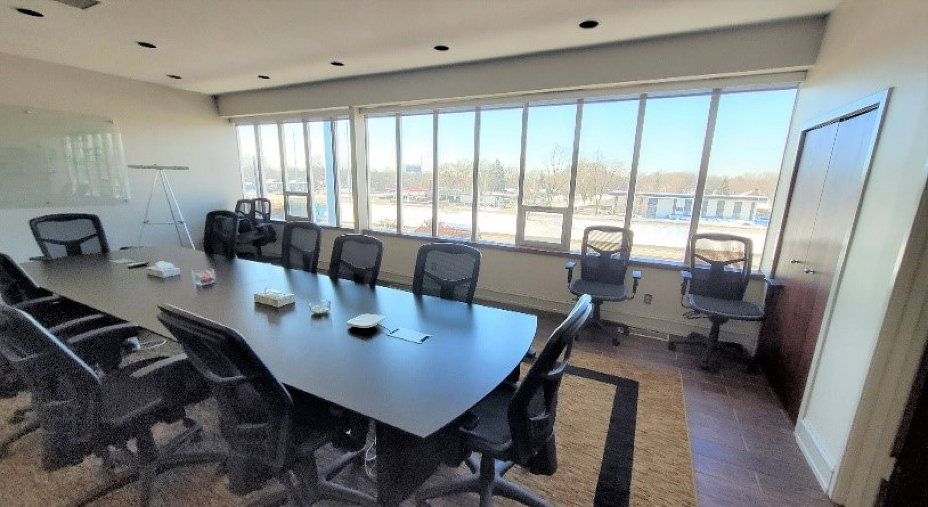 18000 Eight Mile Rd, Southfield, MI 48075