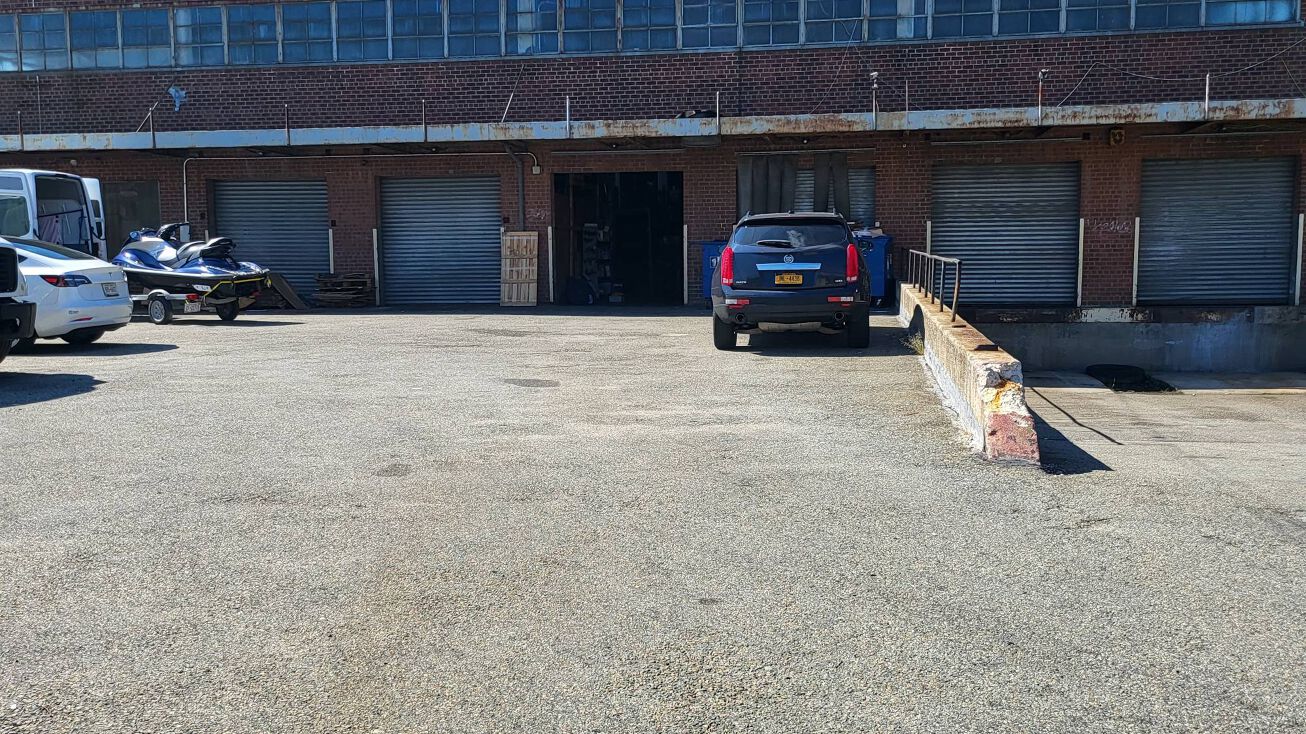 5408 46th St, Queens, NY 11378