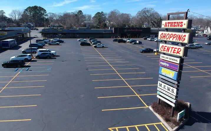 Pictures of Retail property located at 608 S Jefferson St, Athens, AL 35611 for lease - image #1