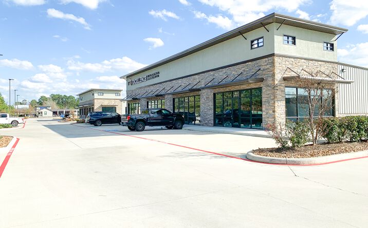 Pictures of Retail, Office, Industrial property located at 6421-6529 Hwy 105 W, Conroe, TX 77304 for lease - image #1