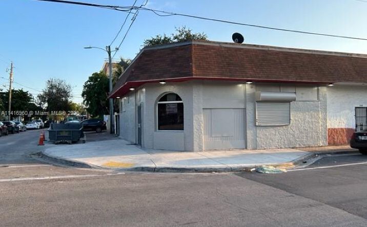 Pictures of Retail, Office property located at 1400 SW 6th St, Miami, FL 33135 for lease - image #1