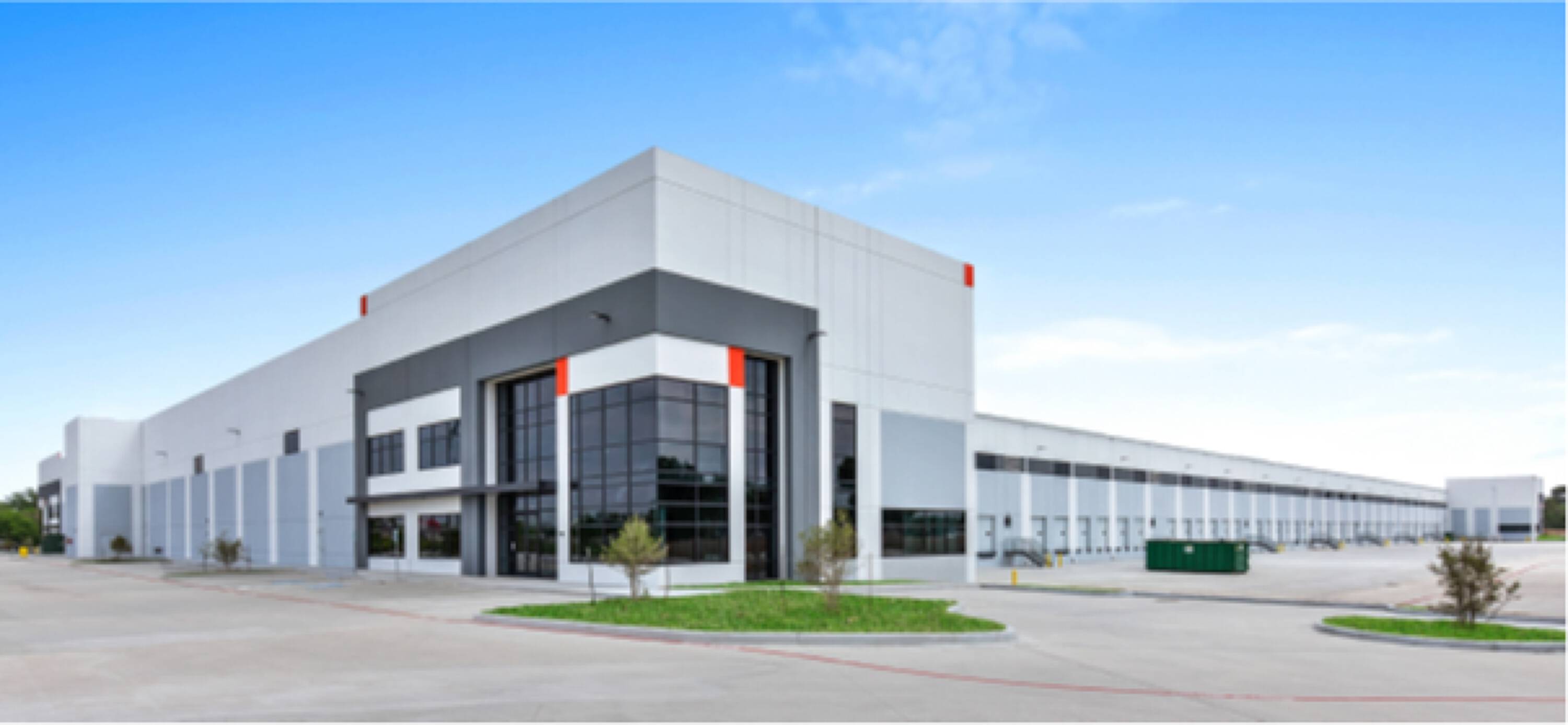 Modern industrial building with ample parking and loading docks located at 2818 Pasadena Fwy, Pasadena, TX 77506.