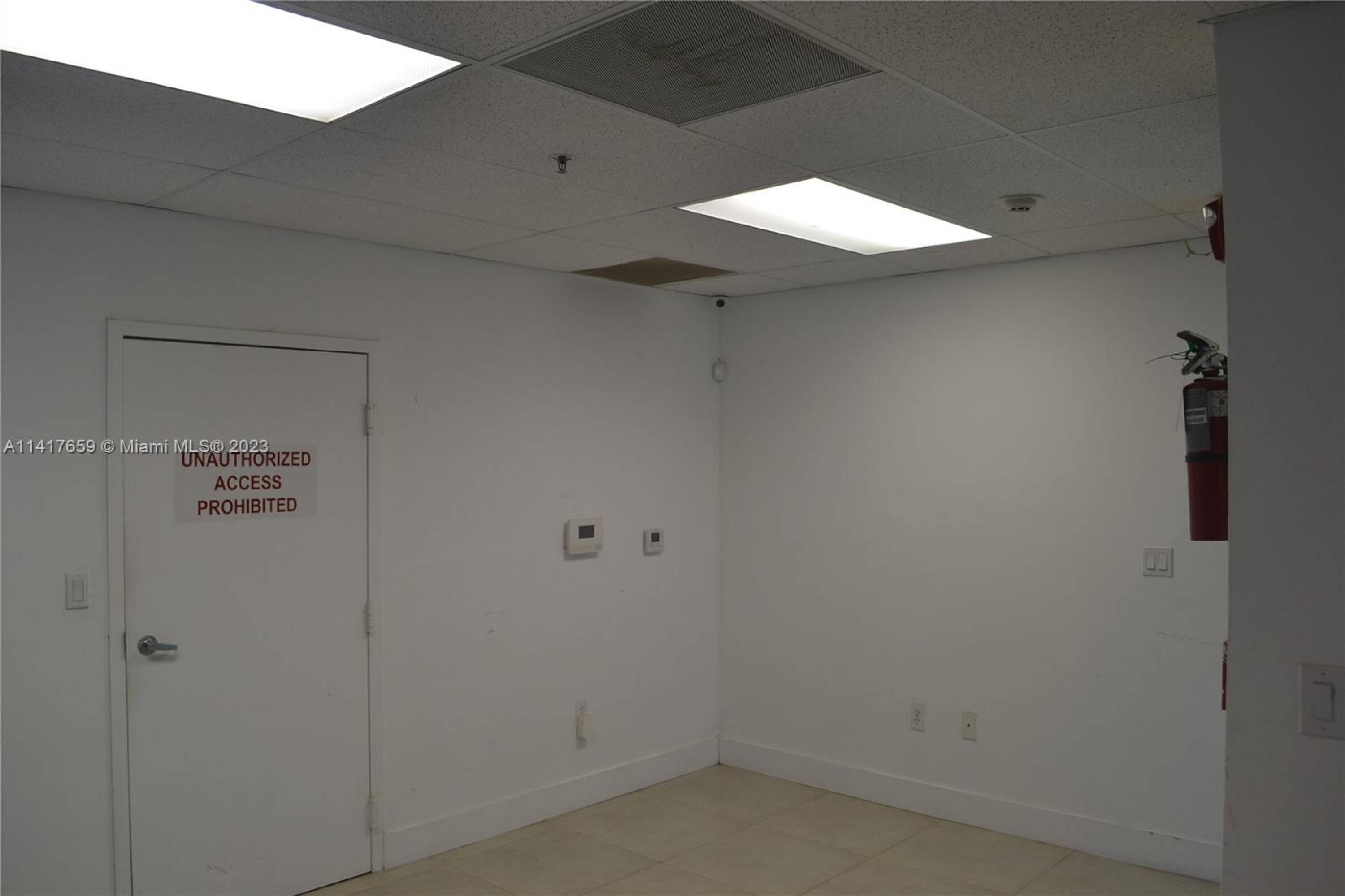 Discover Doral'S Best Kept Secret: 2025 Nw 102Nd Ave - 24sp2gf