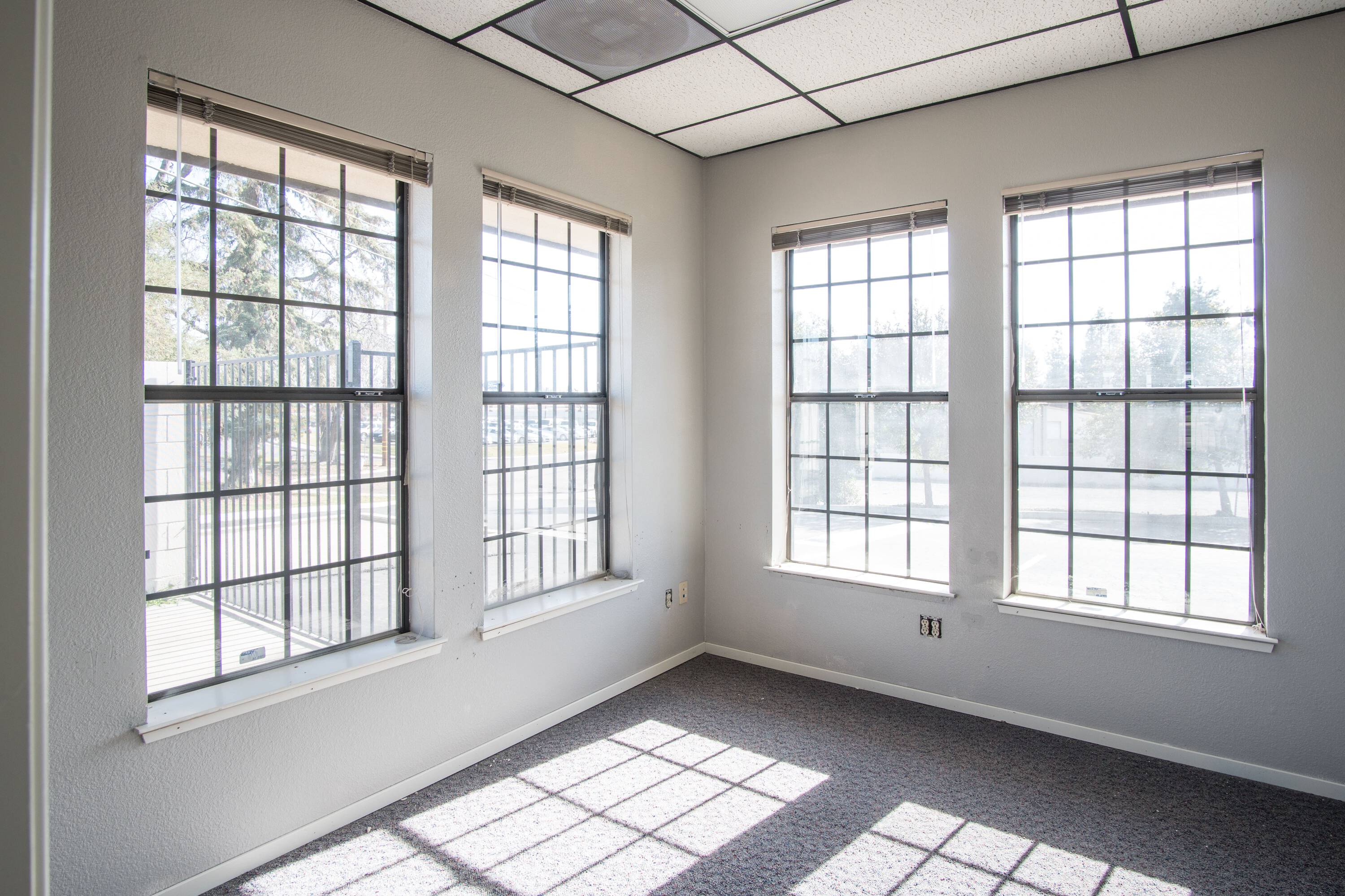 177 W Henderson Ave, Porterville, CA 93257 Office Space for Lease