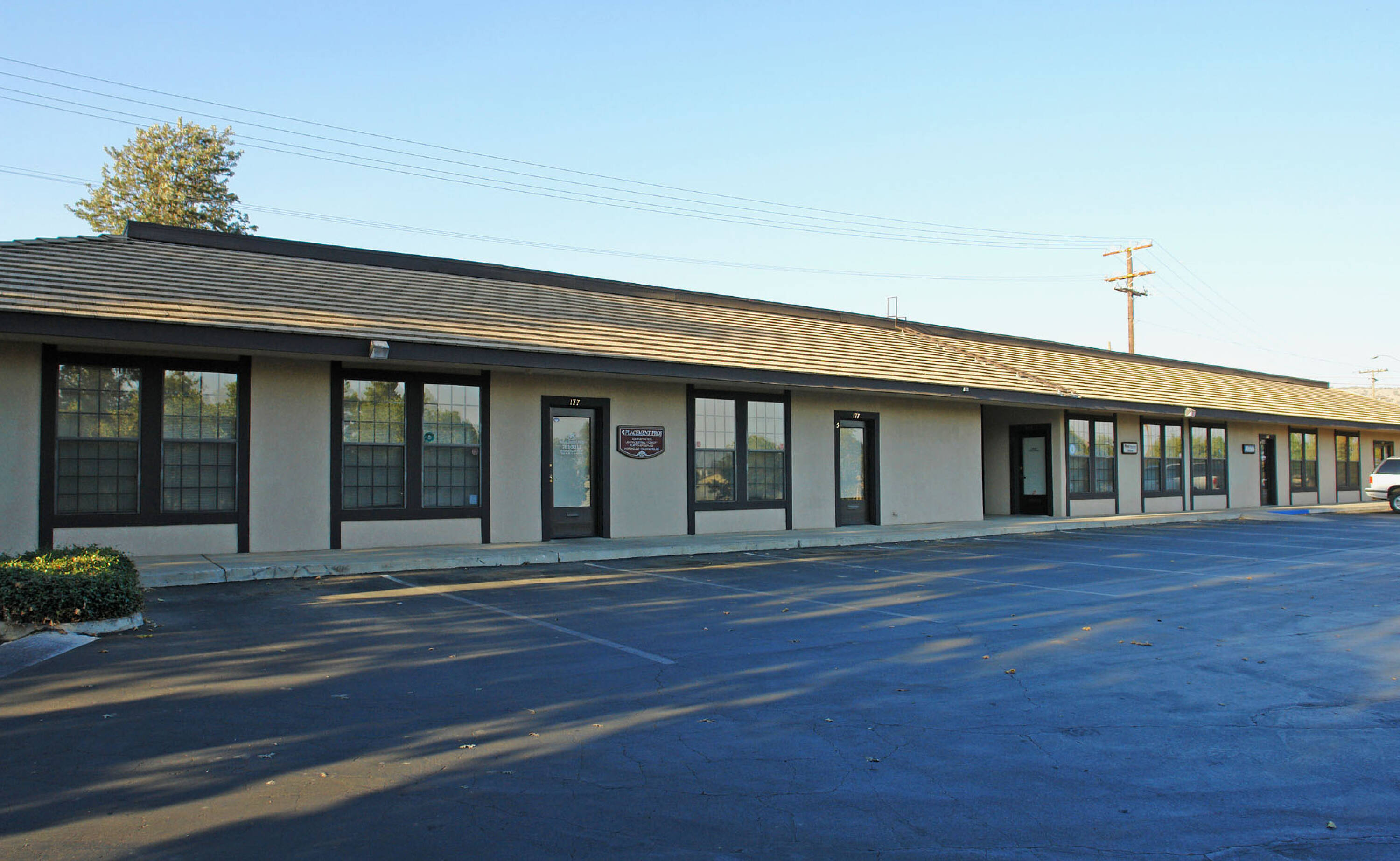 177 W Henderson Ave, Porterville, CA 93257 Office Space for Lease