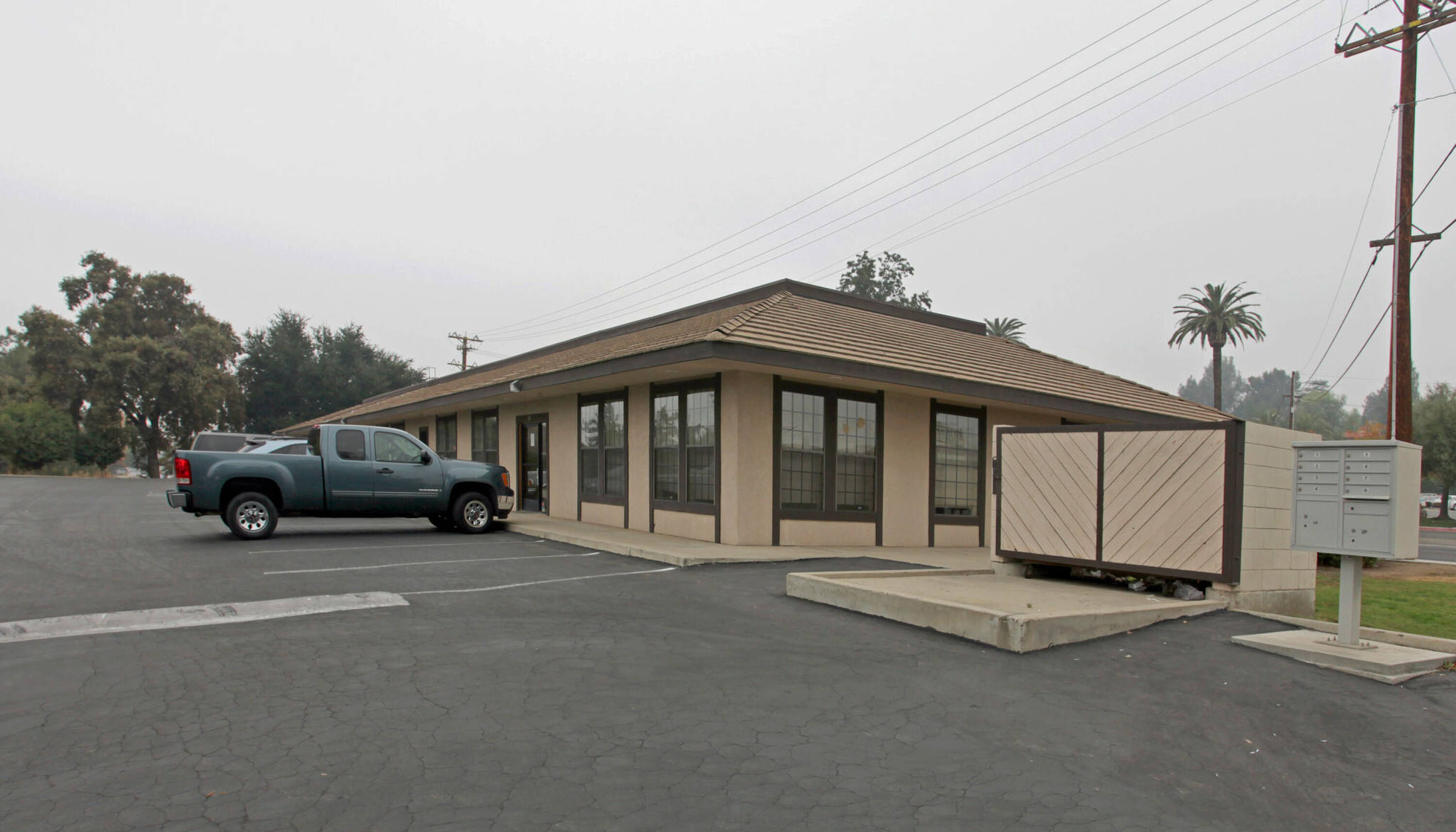 177 W Henderson Ave, Porterville, CA 93257 Office Space for Lease