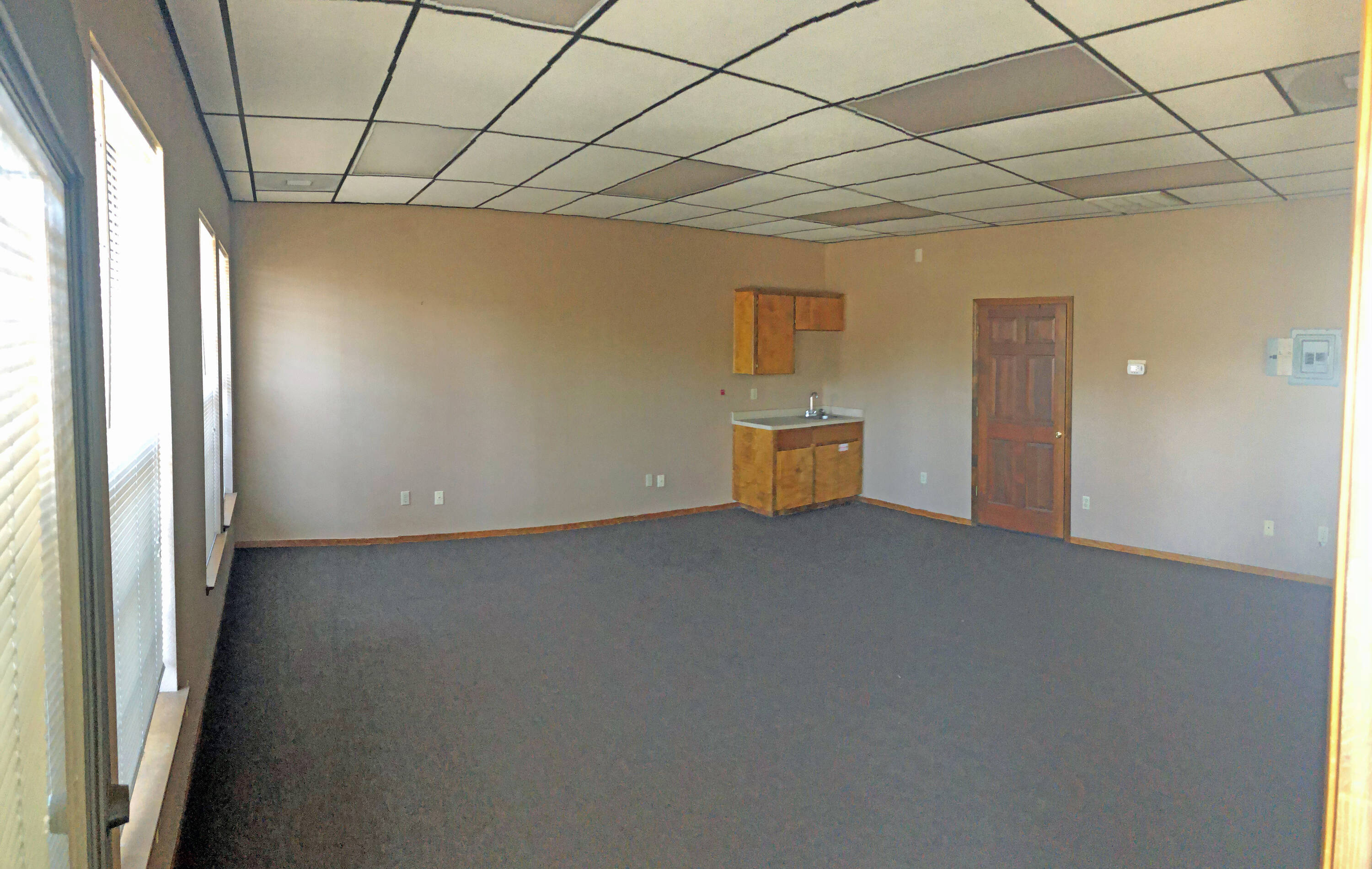 177 W Henderson Ave, Porterville, CA 93257 Office Space for Lease