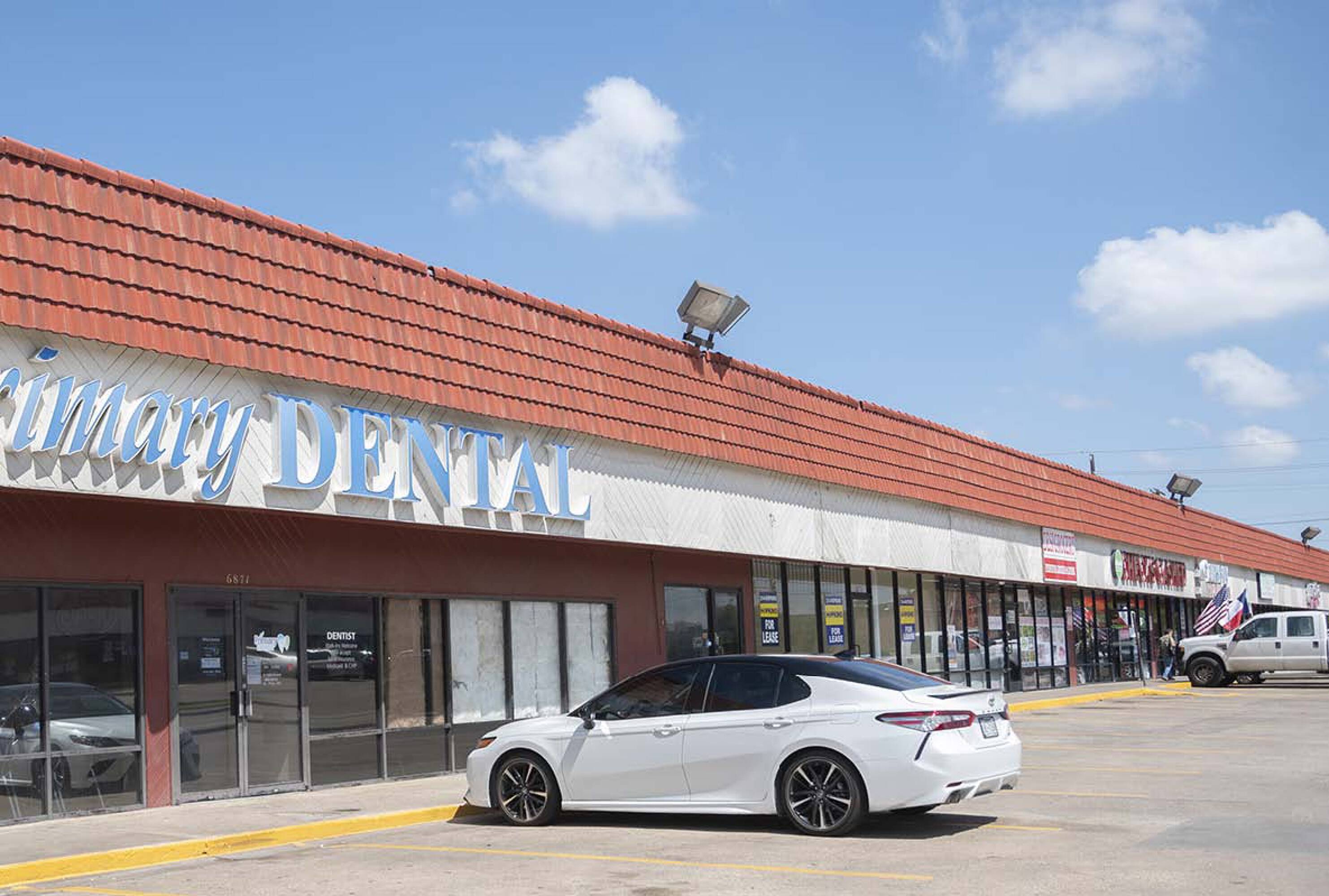 68666871 Shady Brook Ln, Dallas, TX 75231