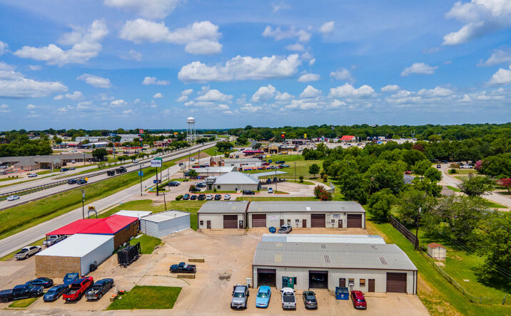 Pictures of Industrial property located at 2000 Front St, Kaufman, TX 75142 for lease - image #1
