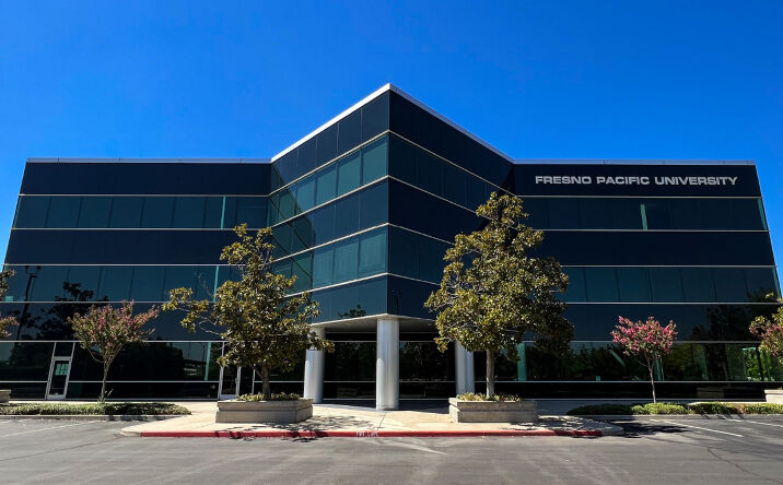 Pictures of Office property located at 5 River Park Pl W, Fresno, CA 93720 for lease - image #1