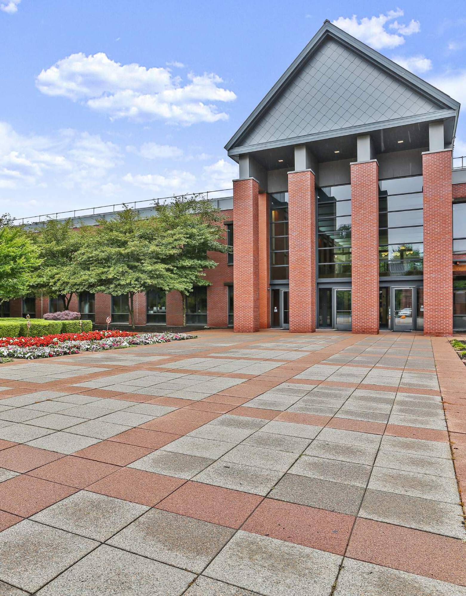 14 Research Dr, Bethel, CT 06801