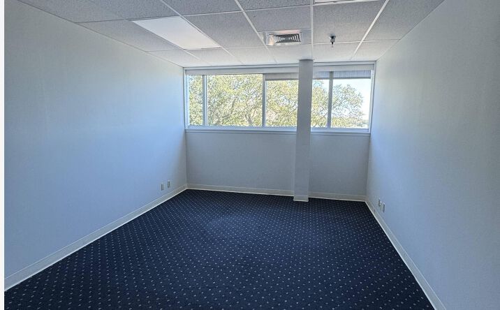 Pictures of Office property located at 1101 Gulf Breeze Pkwy, Gulf Breeze, FL 32561 for lease - image #1