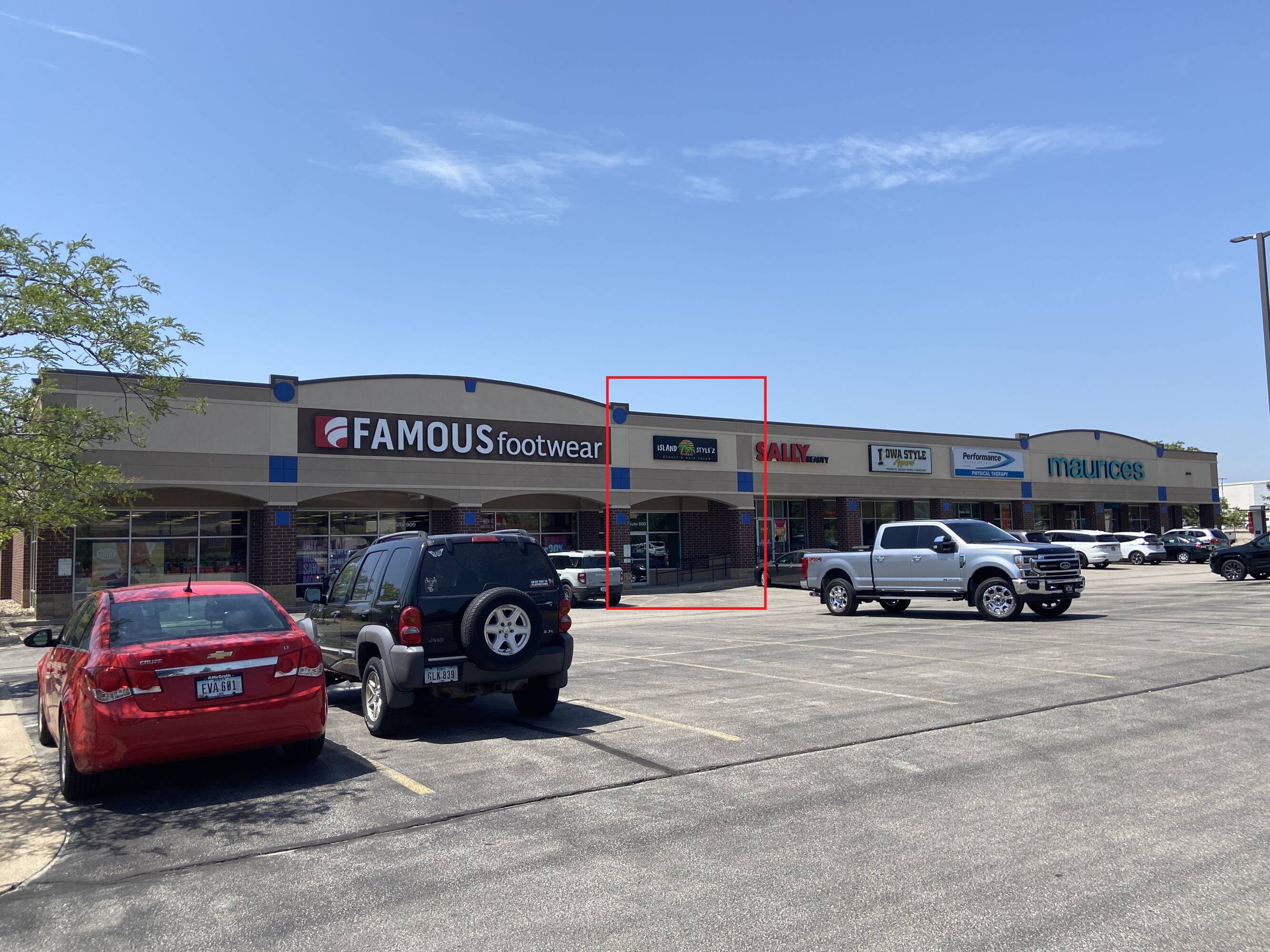 3620 Edgewood Rd SW, Cedar Rapids, IA 52404