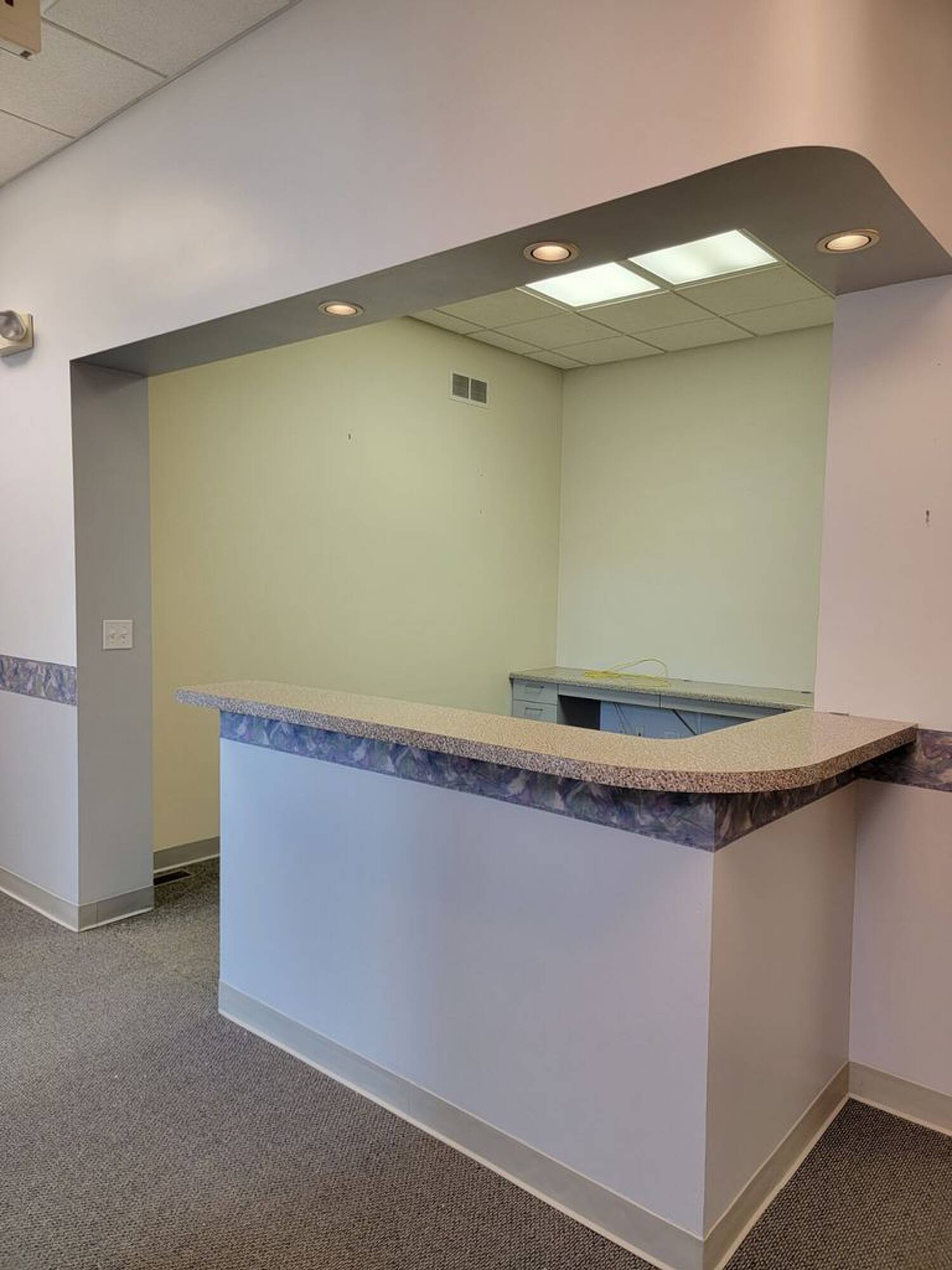 2835 McFarland Rd, Rockford, IL 61114