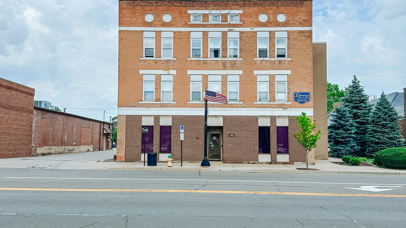 161 E Main St, Ravenna, OH 44266