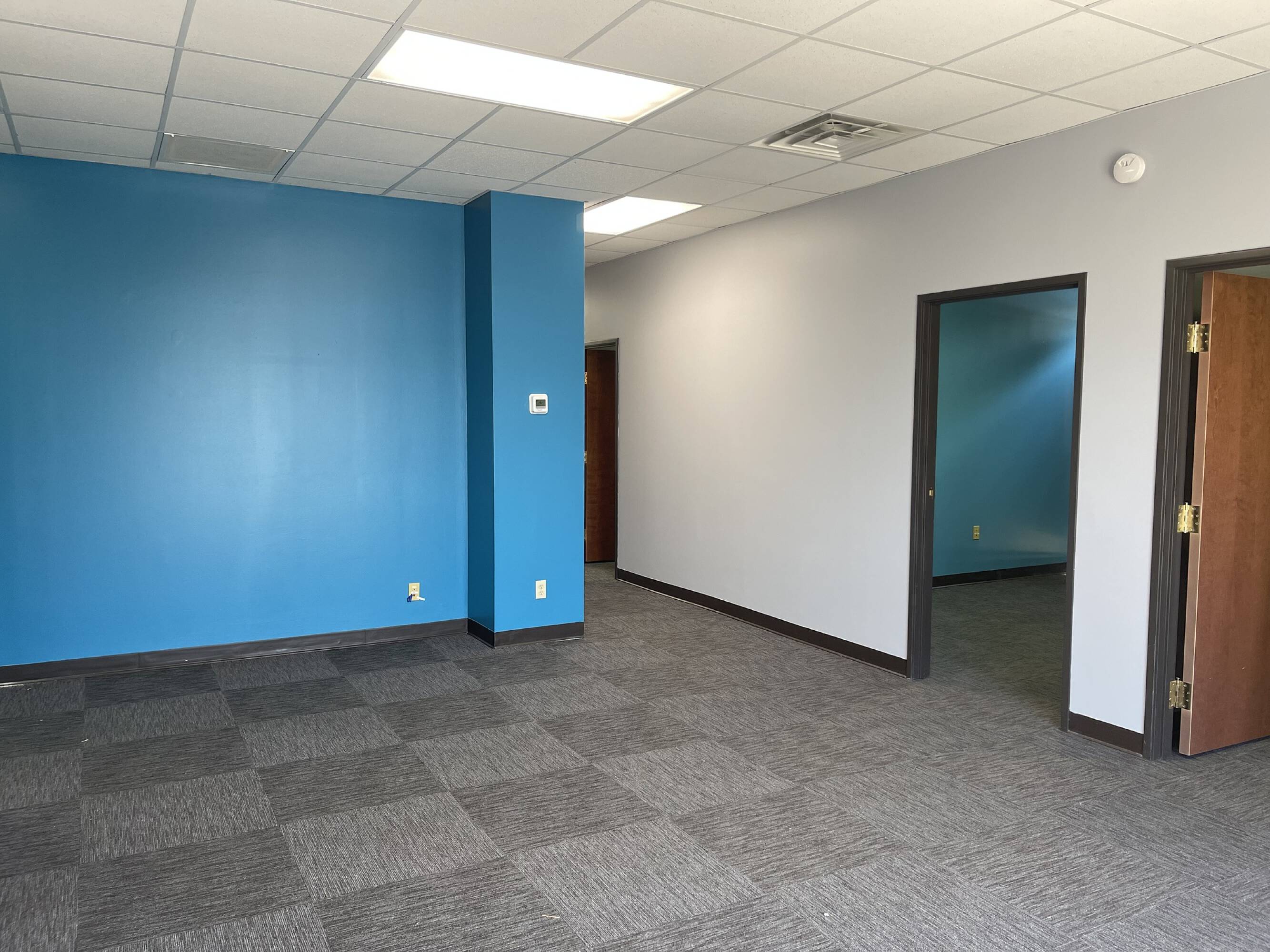 1672 Stonegate Dr, Greenwood, IN 46142