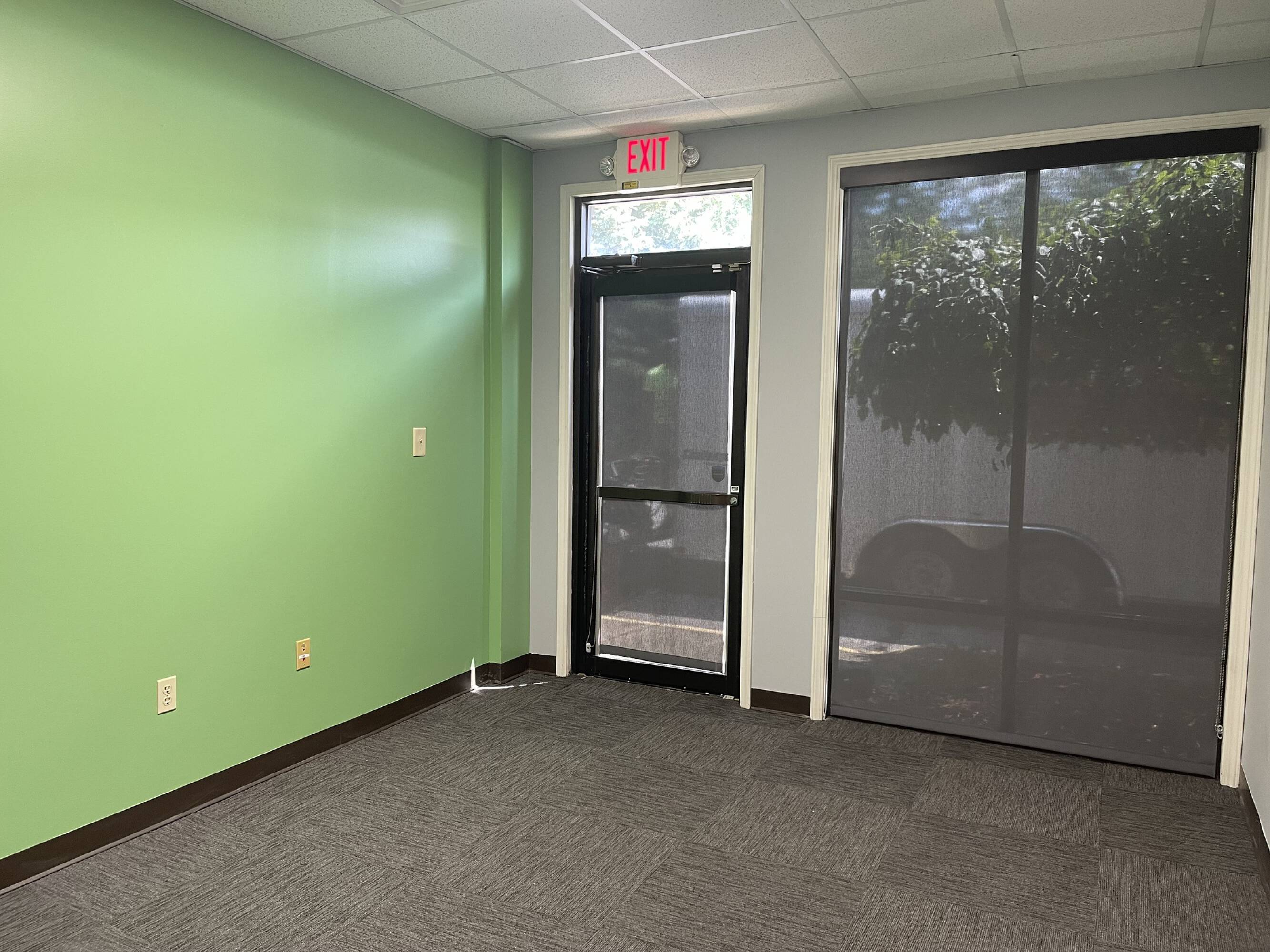 1672 Stonegate Dr, Greenwood, IN 46142