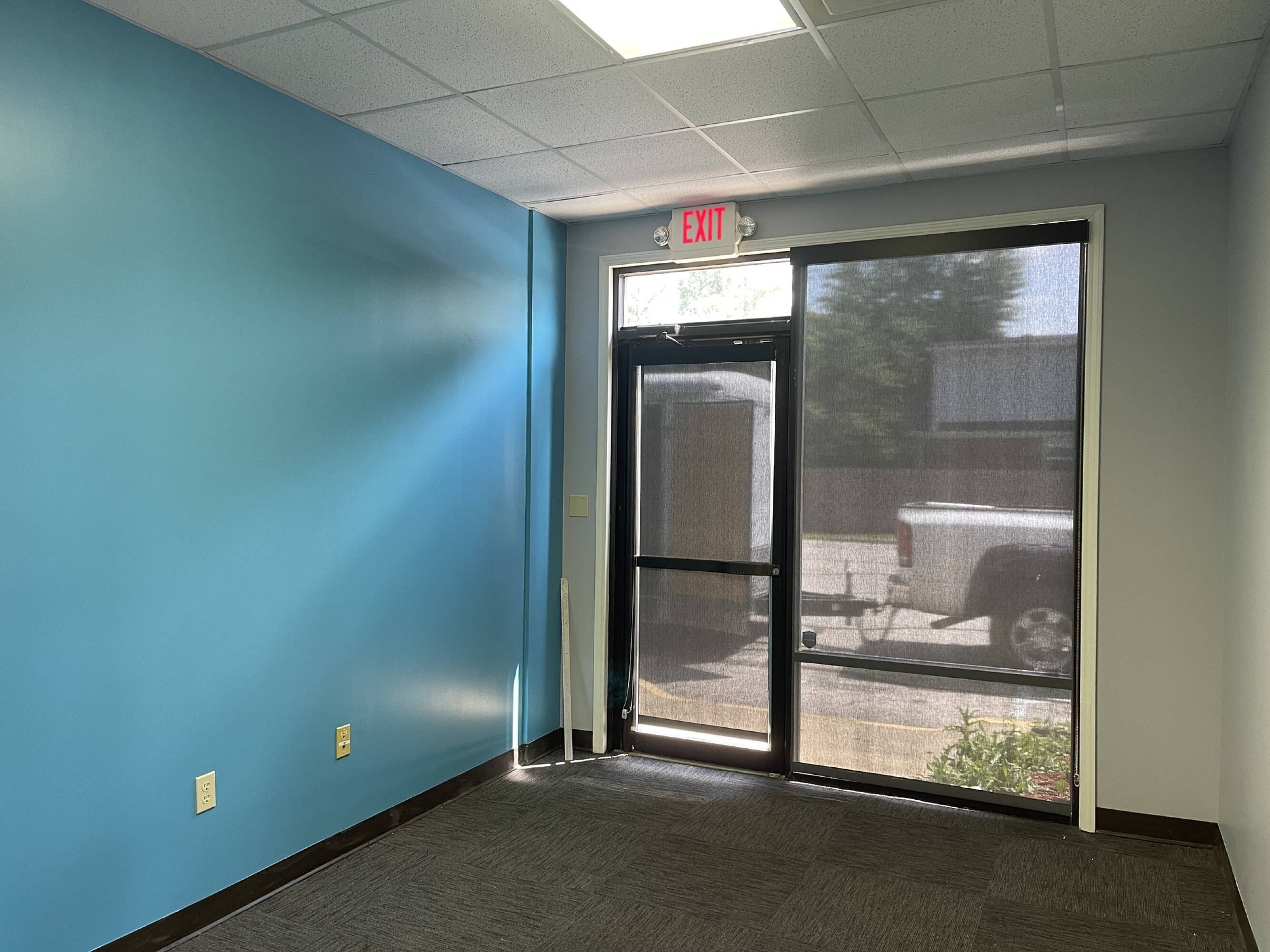 1672 Stonegate Dr, Greenwood, IN 46142