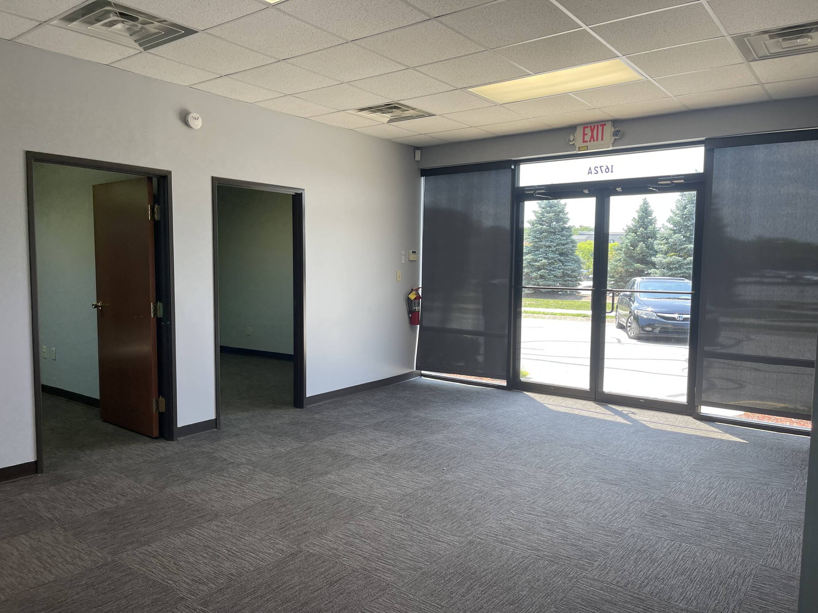 1672 Stonegate Dr, Greenwood, IN 46142