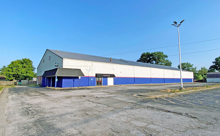 Pictures of Industrial property located at 4141 State Route 111, Pontoon Beach, IL 62040 for lease - image #1