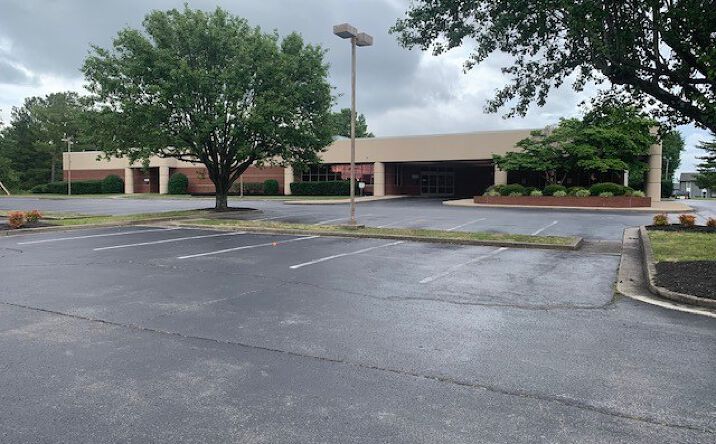 Pictures of Office property located at 141 Hillcrest Dr, Clarksville, TN 37043 for lease - image #1