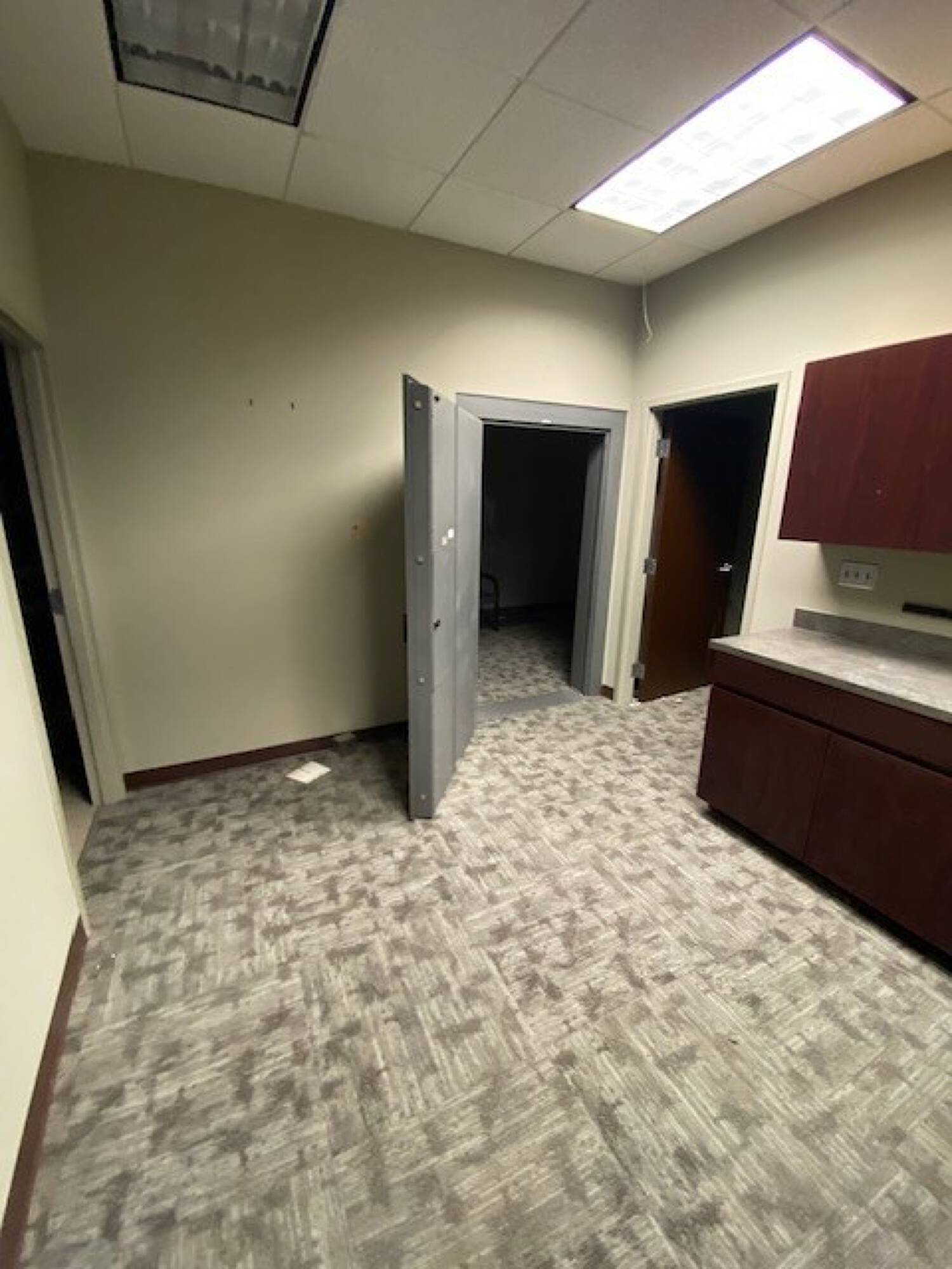 10950 Cross Creek Blvd, Tampa, FL 33647