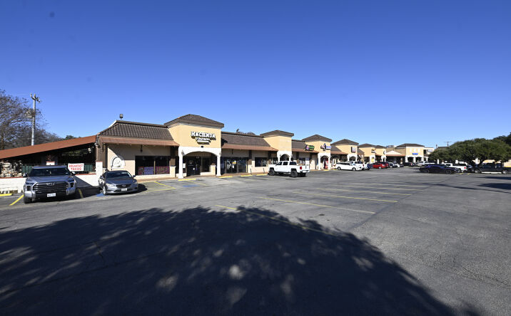 Pictures of Retail, Office property located at 437 McCarty Rd, San Antonio, TX 78216 for lease - image #1