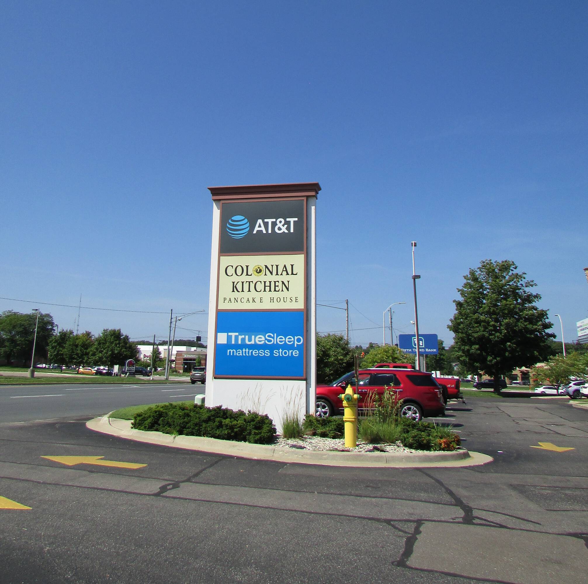 338 N Drake Rd, Kalamazoo, MI 49009