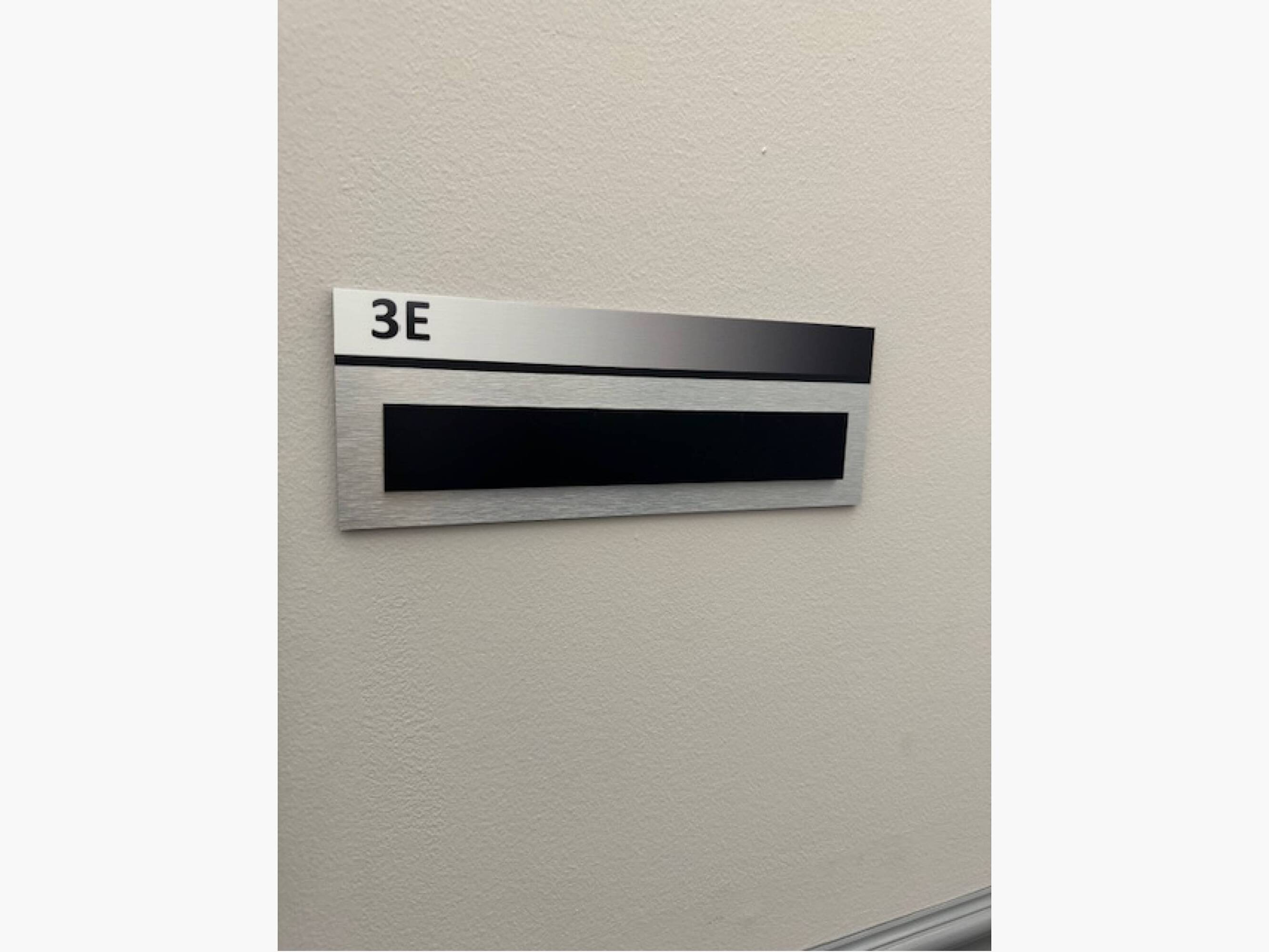 1569431