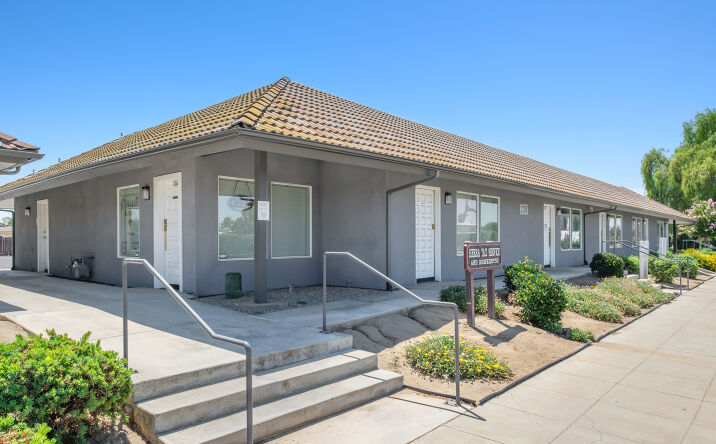 Pictures of Office property located at 1715 Minnewawa Ave, Clovis, CA 93612 for lease - image #1