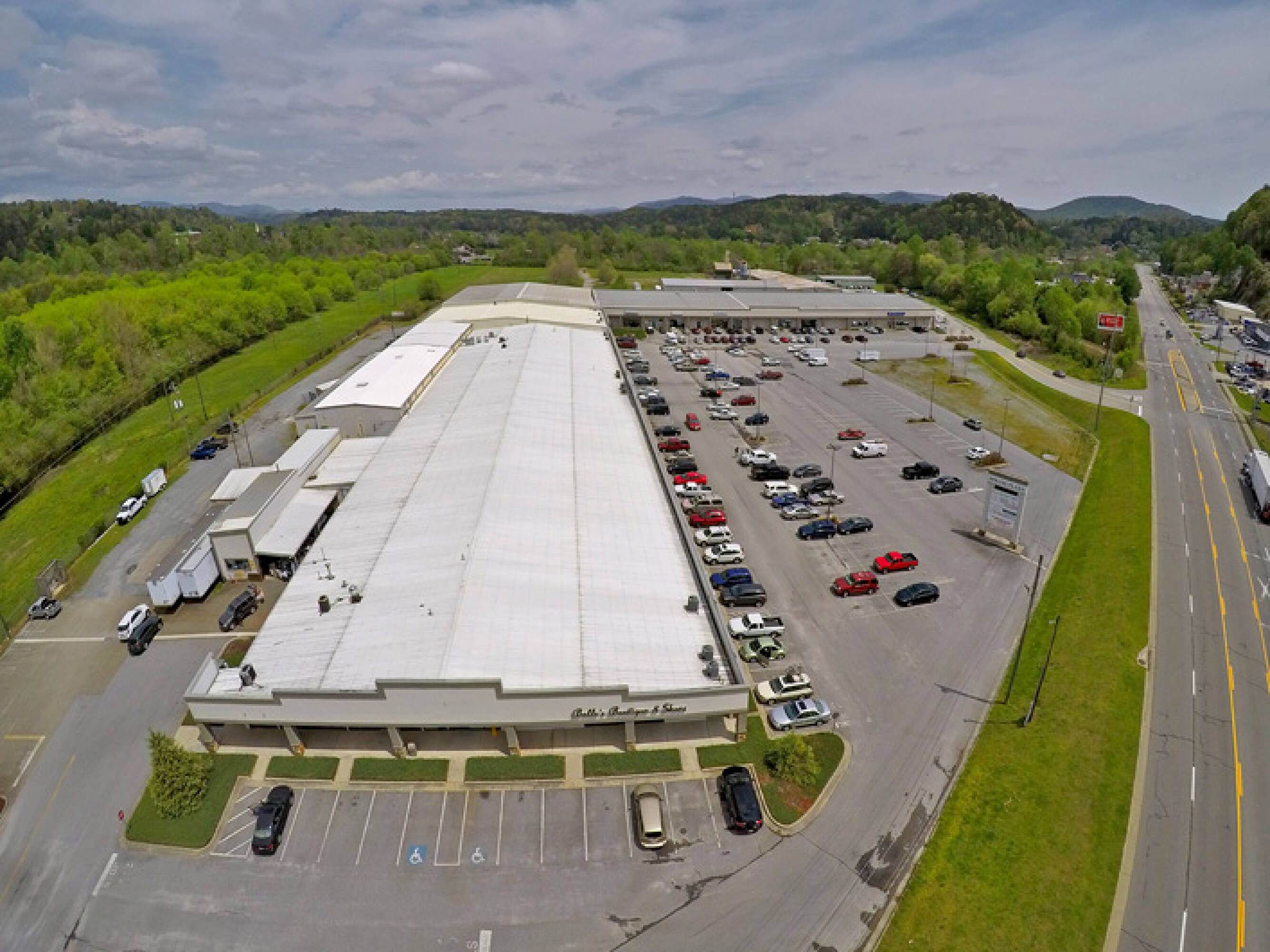 449 Industrial Blvd, Ellijay, GA 30540 Retail Space for Lease 449