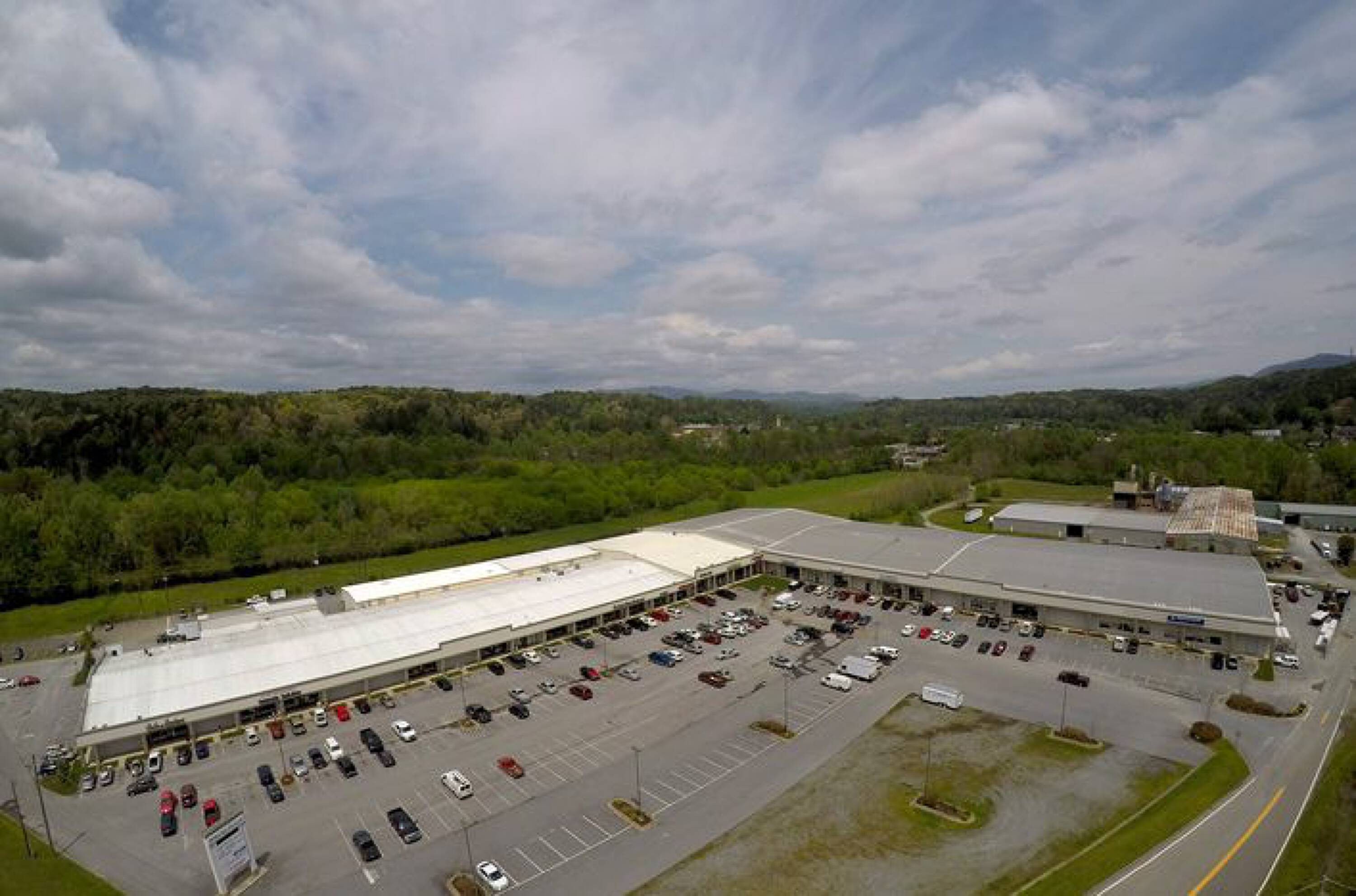449 Industrial Blvd, Ellijay, GA 30540 Retail Space for Lease 449