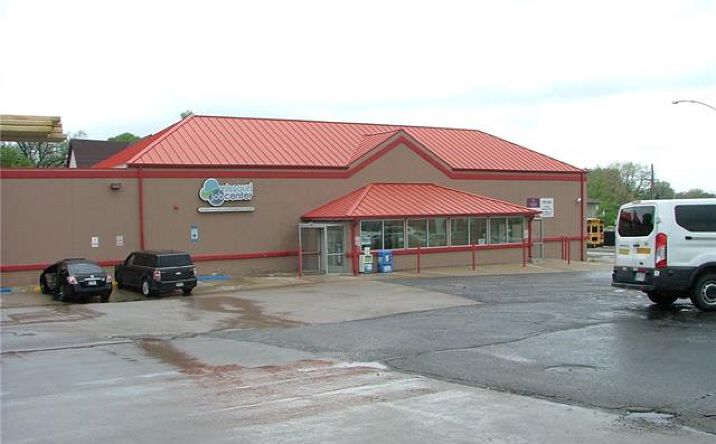 Pictures of Retail, Office property located at 2202 Frederick Avenue, St Joseph, MO 64506 for lease - image #1