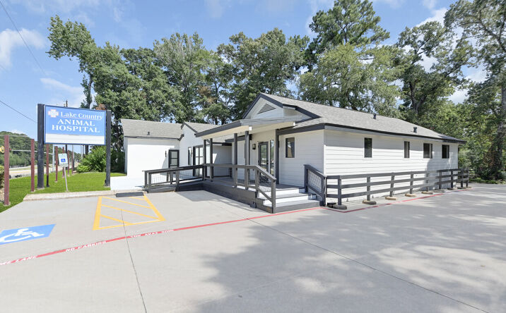 Pictures of Office property located at 16495 TX-105, Montgomery, TX 77356 for lease - image #1