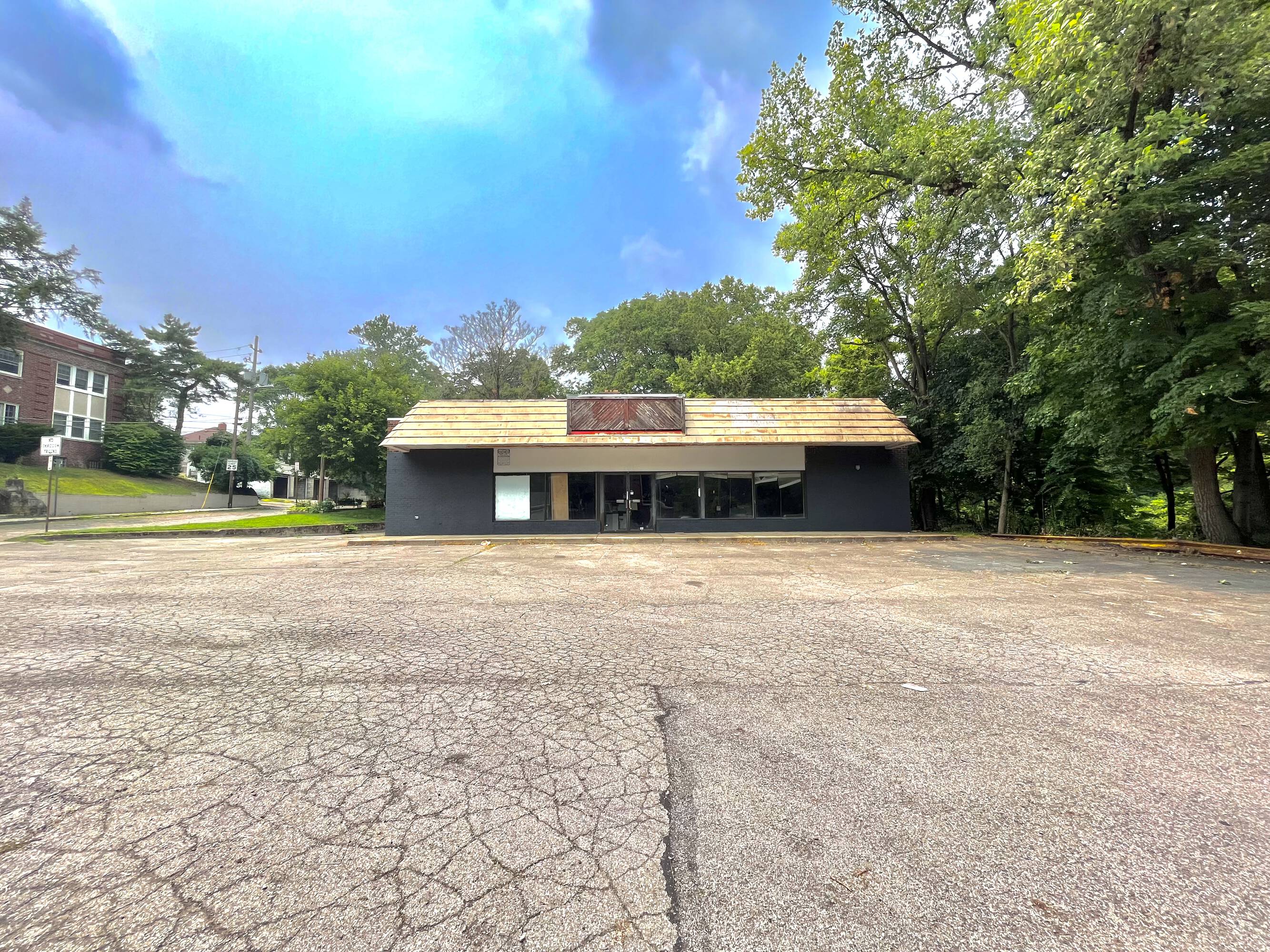 2701 Indianola Ave, Columbus, OH 43202