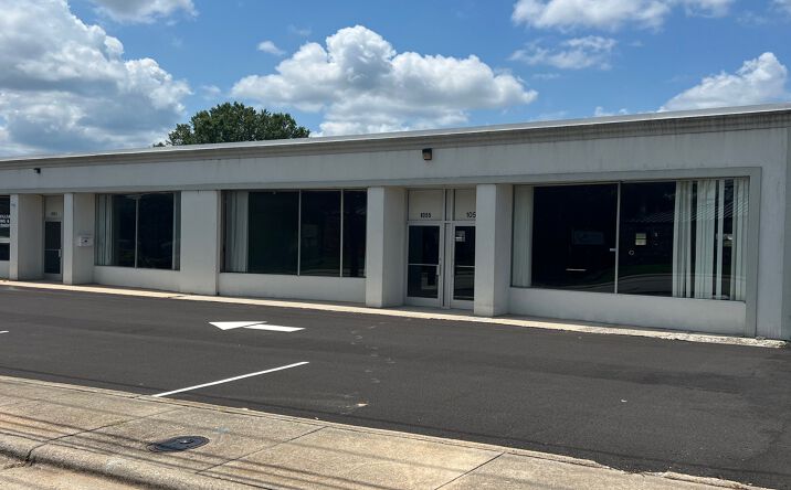 Pictures of Retail, Office, Restaurant property located at 1051 Grecade St, Greensboro, NC 27408 for lease - image #1
