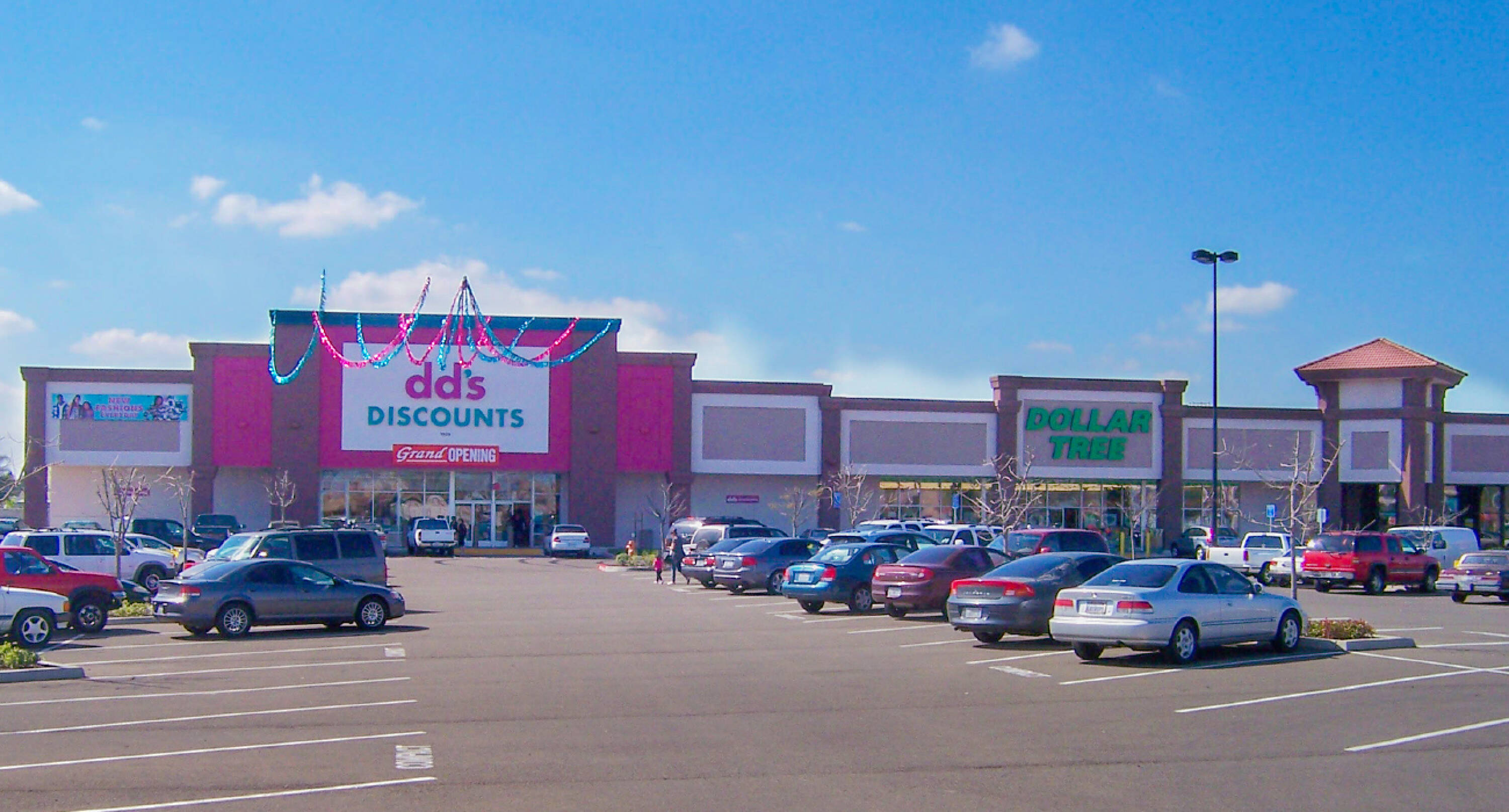 2017 N Dinuba Blvd, Visalia, CA 93291