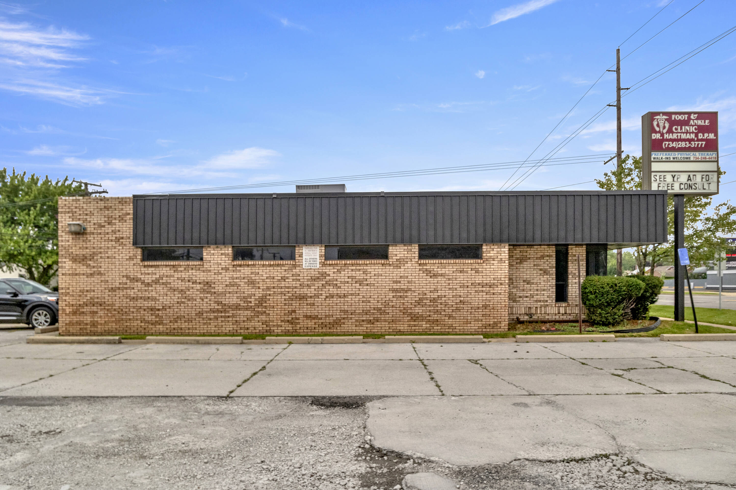 12885 Northline Rd, Southgate, MI 48195