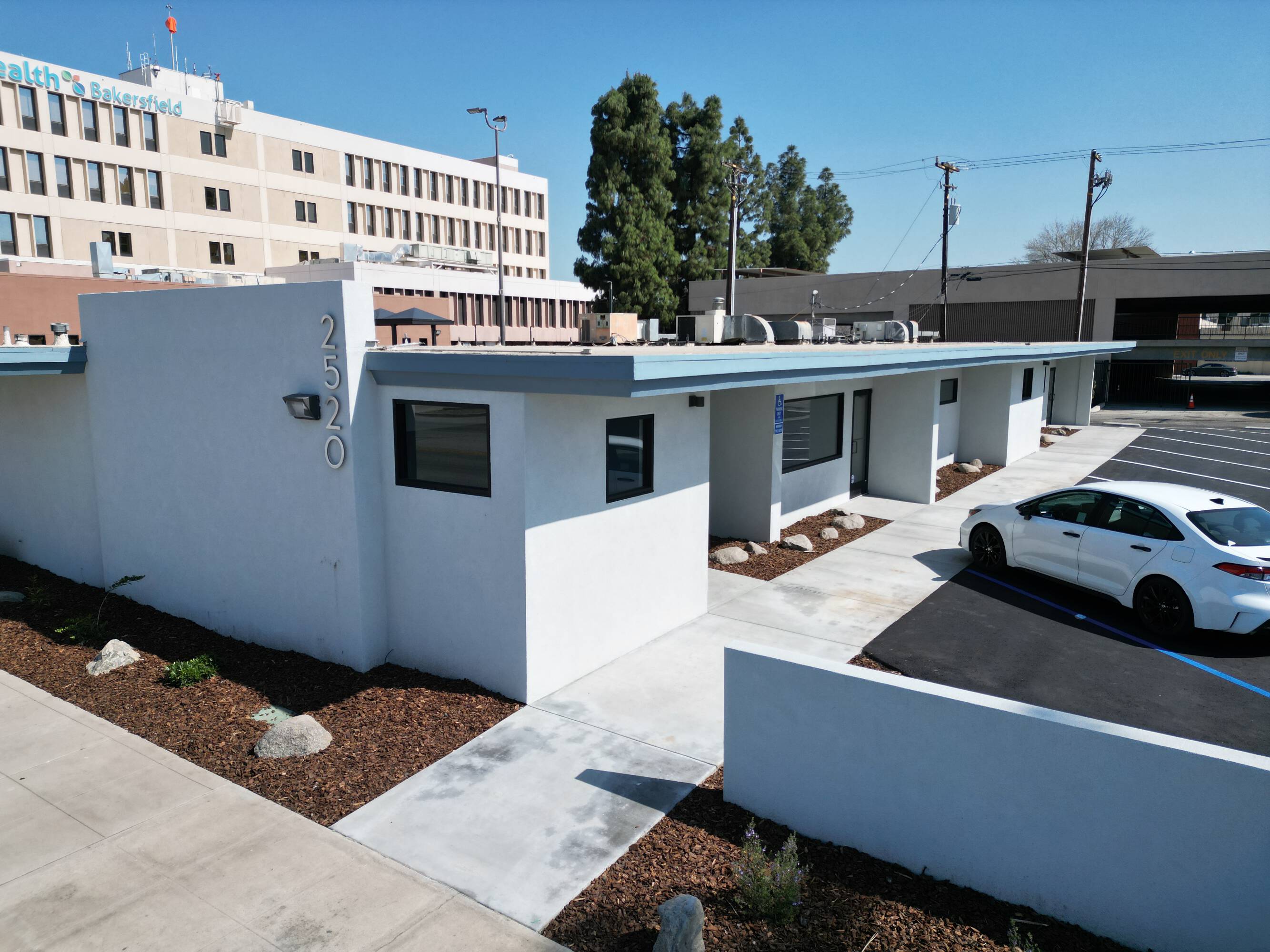 2520 H St, Bakersfield, CA 93301