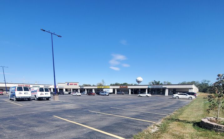 Pictures of Retail, Office, Restaurant property located at 610 S 42nd St, Mt Vernon, IL 62864 for lease - image #1