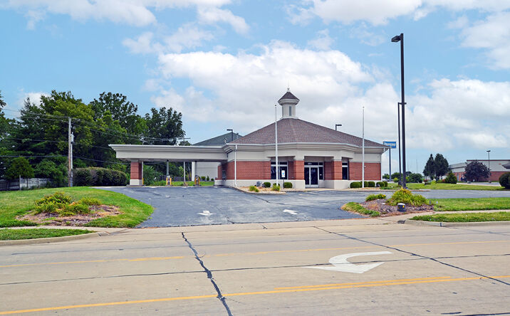 Pictures of Retail, Office property located at 104 Regency Park, O'Fallon, IL 62269 for lease - image #1