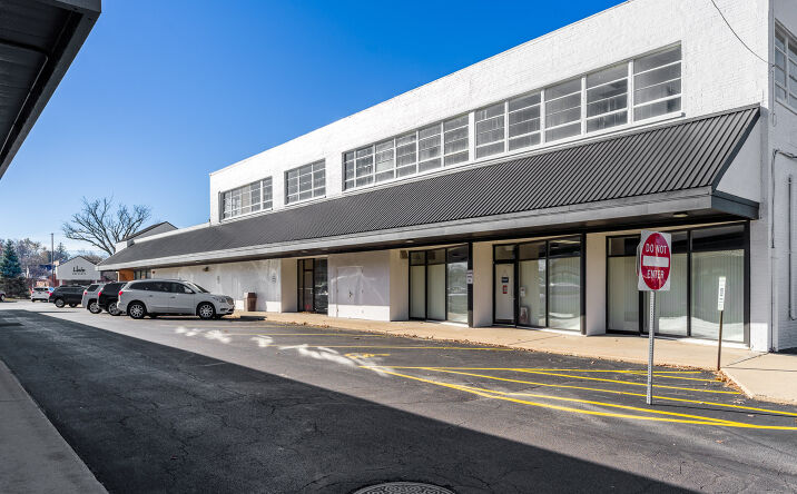 Pictures of Retail property located at 2450 Charles St, Rockford, IL 61108 for lease - image #1