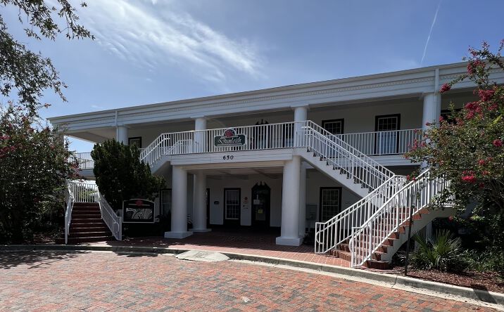 Pictures of Office property located at 650 S Courtenay Pkwy, Merritt Island, FL 32952 for lease - image #1