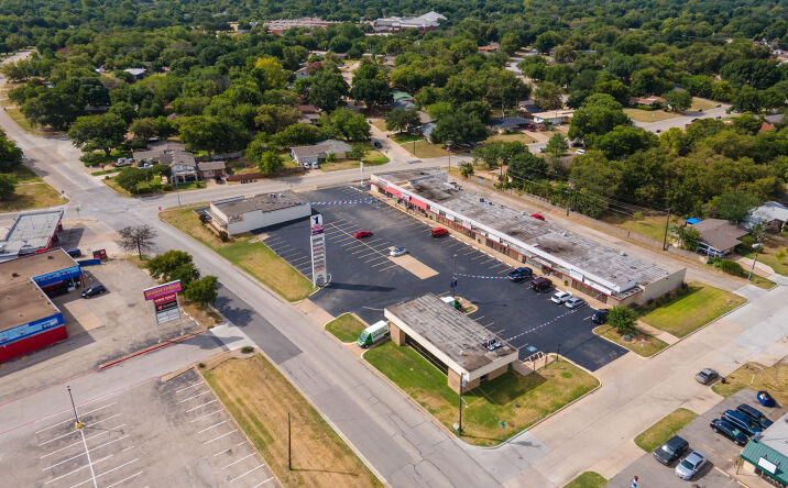 Pictures of Retail, Office property located at 5330 Wedgmont Cir N, Fort Worth, TX 76133 for lease - image #1
