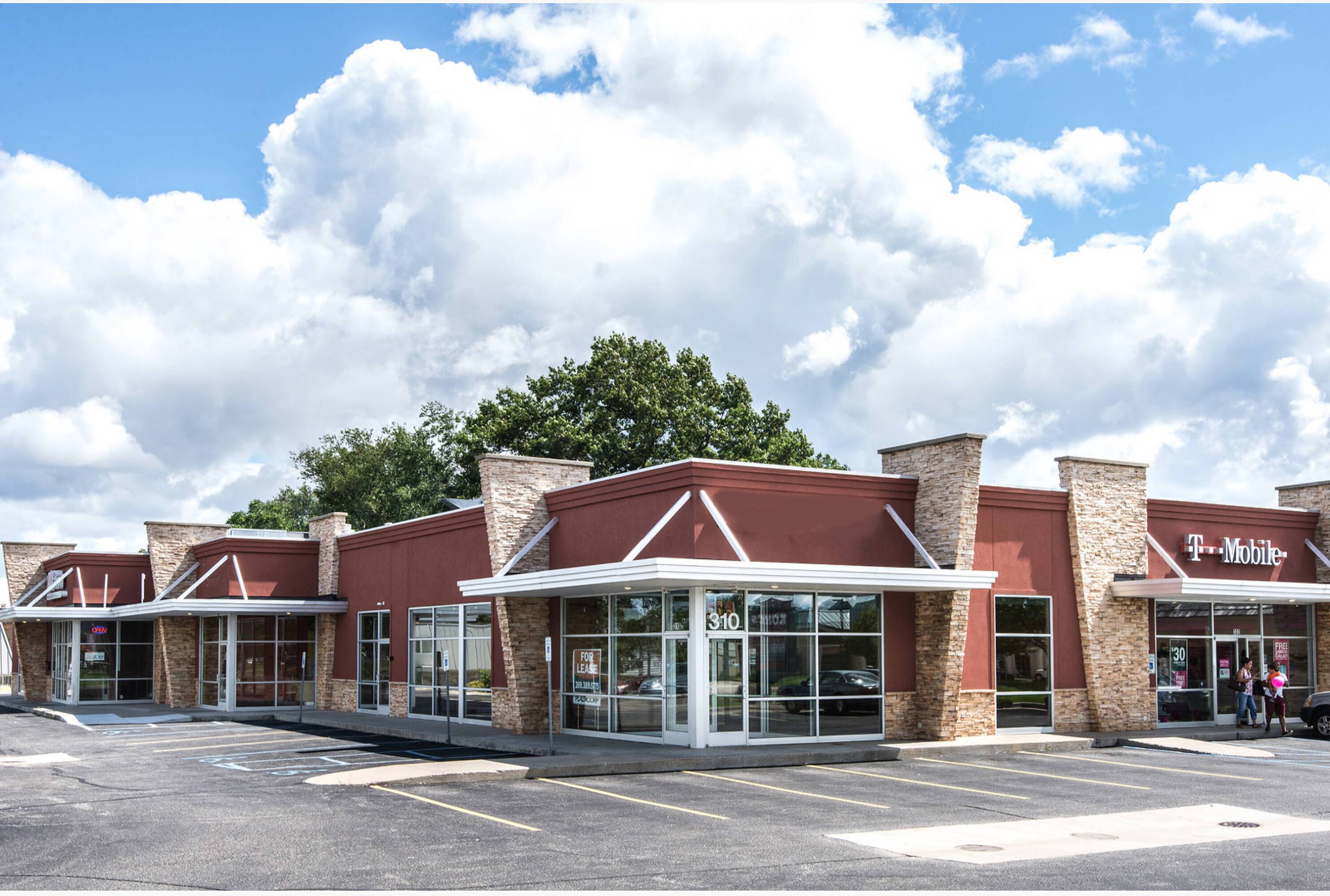 308 N Drake Rd, Kalamazoo, MI 49006